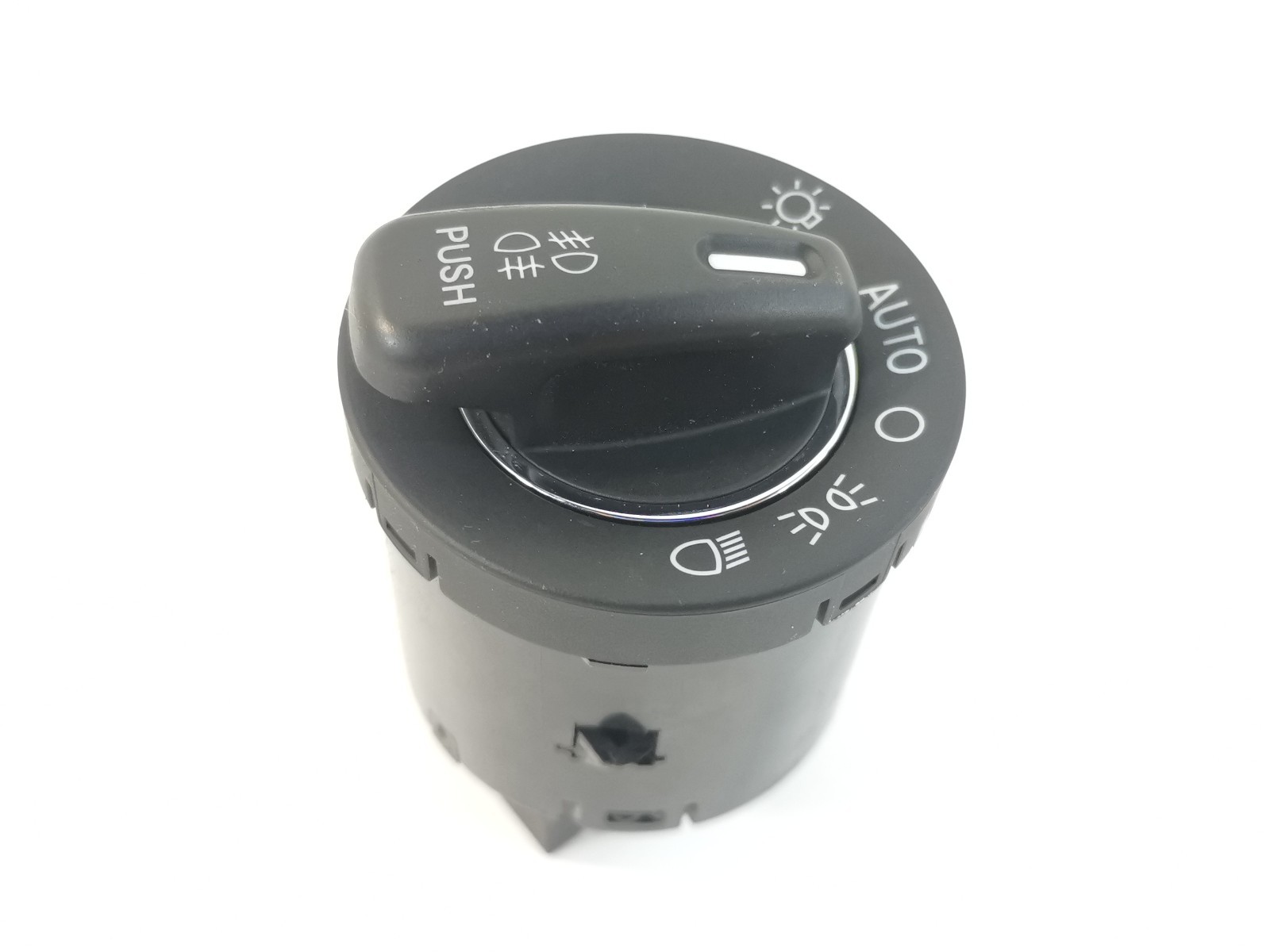 Maserati Levante 2018 Headlight switch P/N 68240387AC