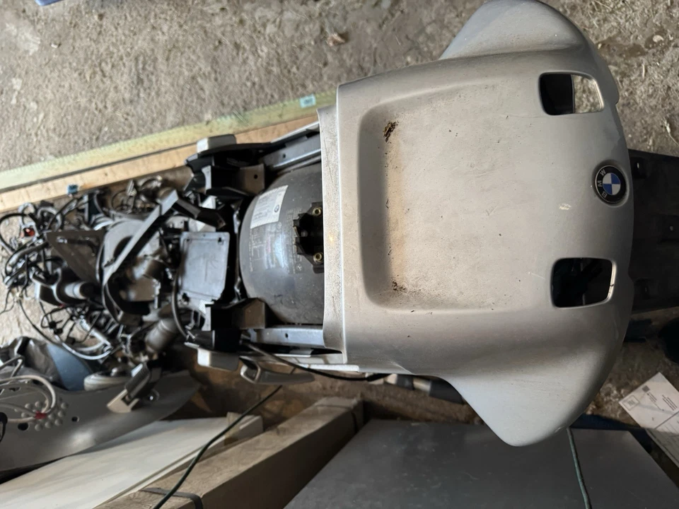 BMW R 1100 RT Unfall Schlachtfest In Teilen ohne Rahmen und Motor - Bild 3 von 4