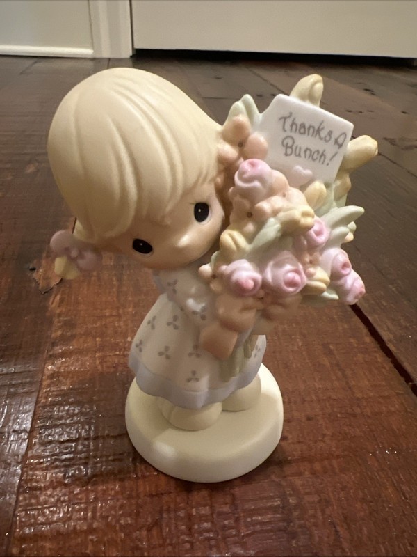 Precious Moments Thanks A Bunch Figurine 2000 Symbol Of Membership with Box Gift