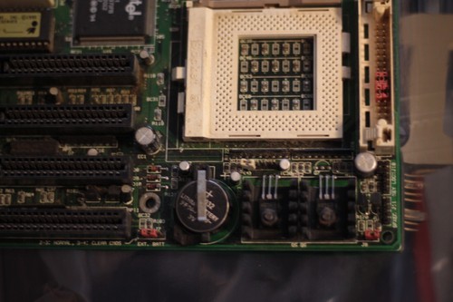 Placa madre Socket 5 AT chipset Intel FX PCI ISA EDO funcionando - Imagen 9 de 18