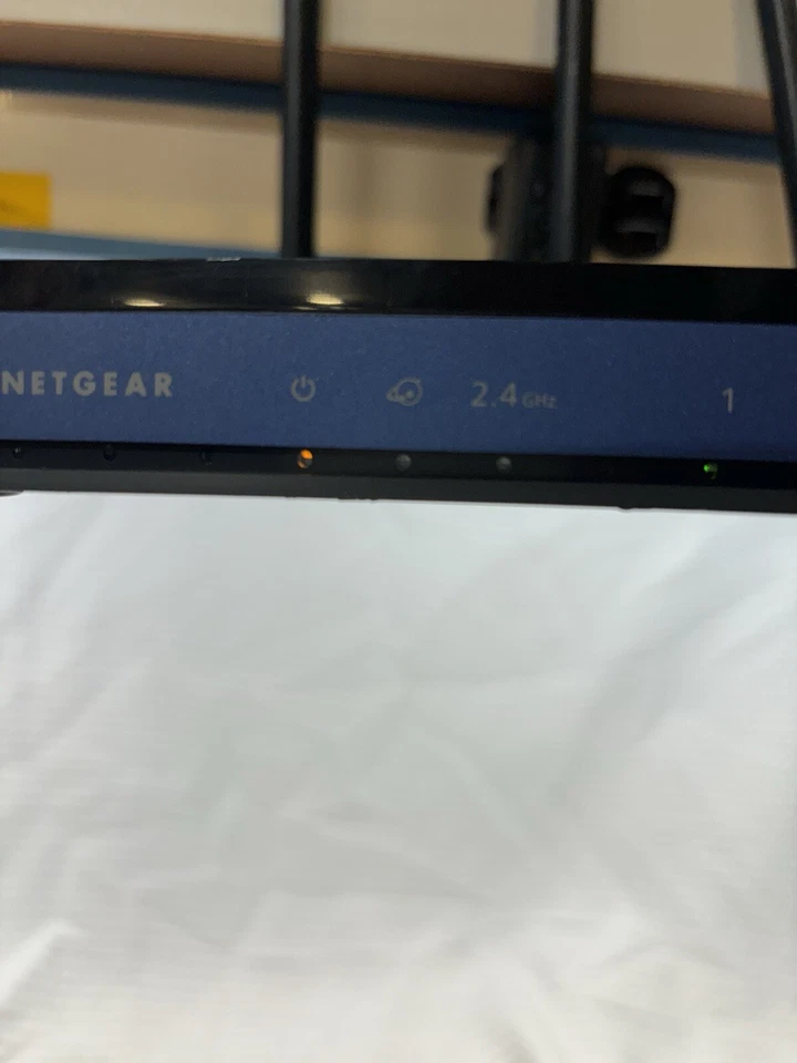 Netgear N450 450 Mbps 5-Port 10/100 Wireless N Router (WNR2500) - Image 4 of 4