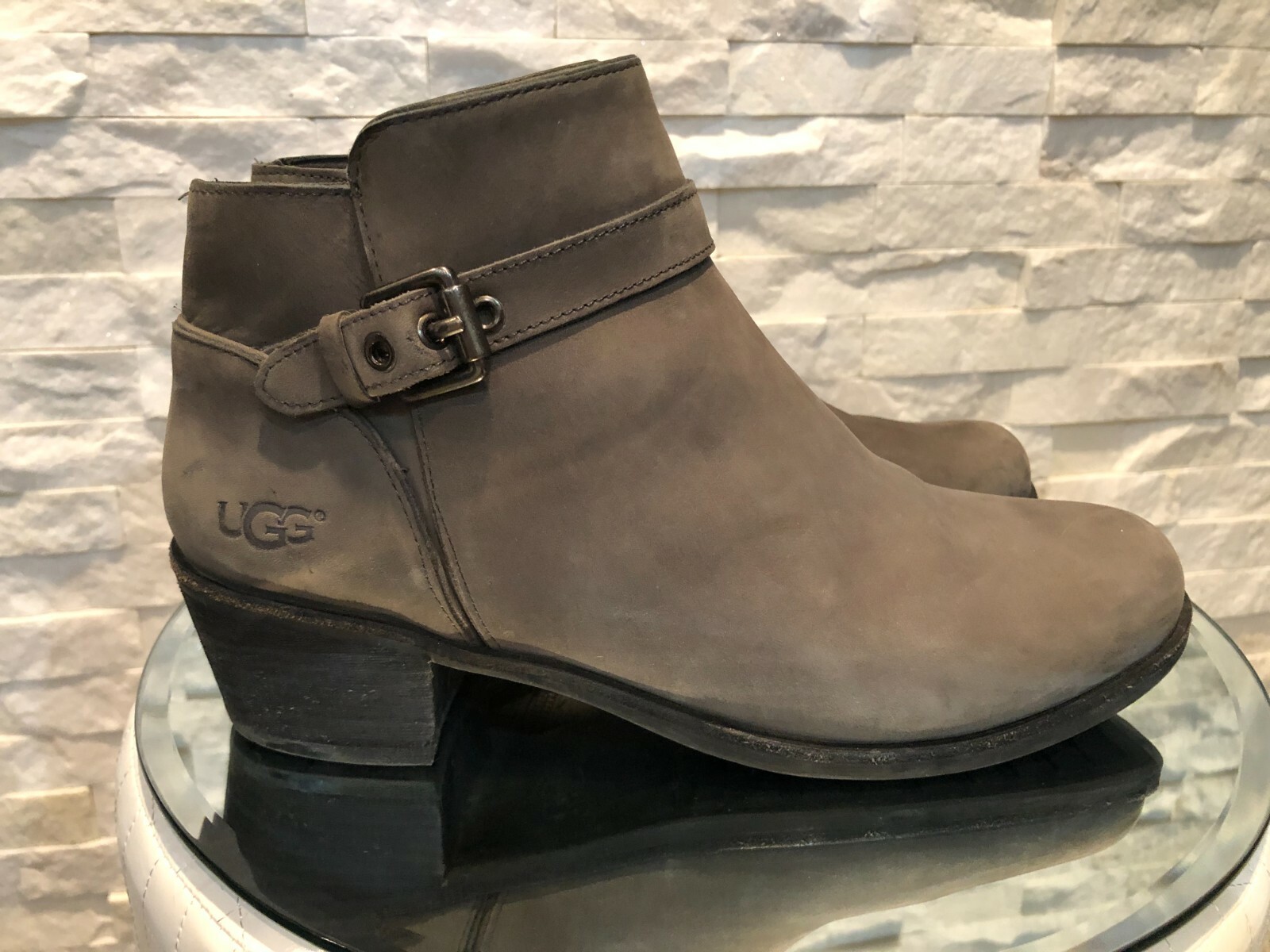 womens ugg boots size 8.5