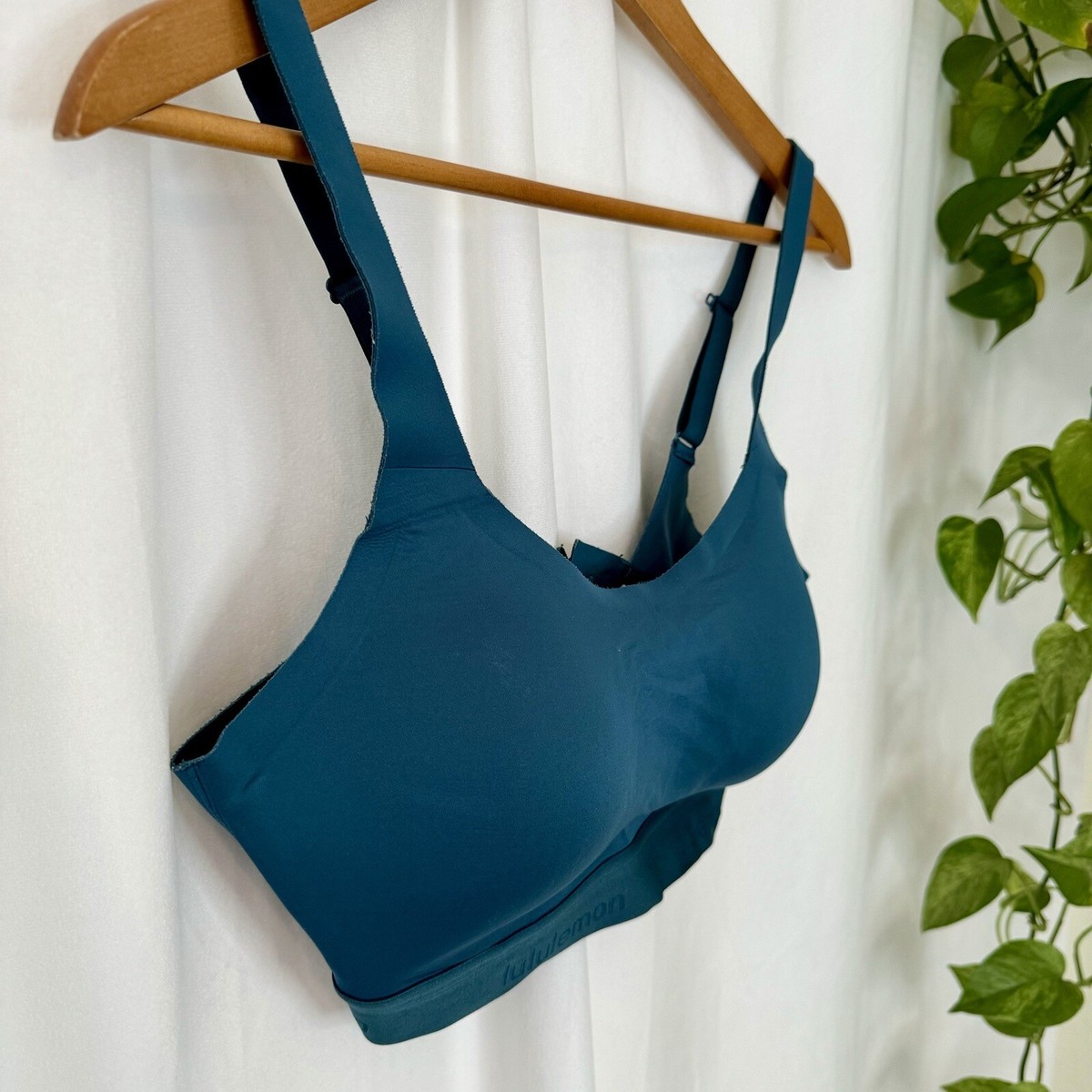 Lululemon Sports Bra D34 Turquoise CA 35801 RN 106259 L7 | eBay