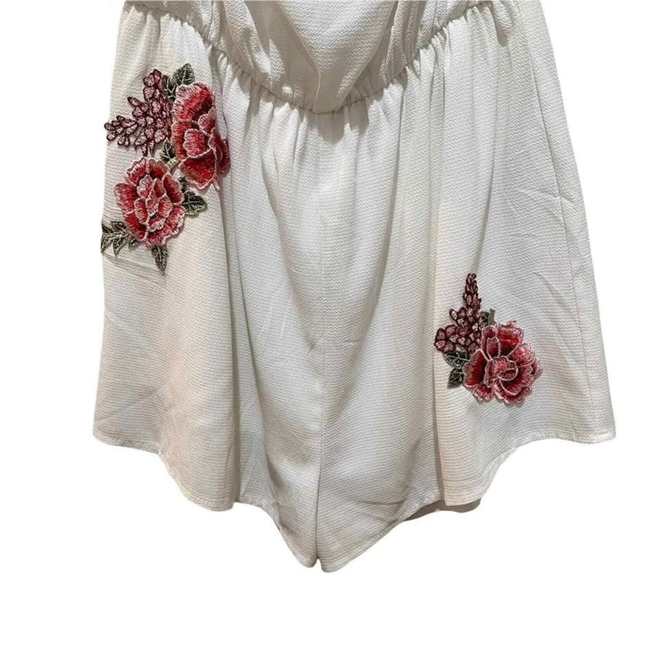 LF Seek the Label Off Shoulder Rose Embroidered Romper White Size Medium - Image 3 of 4