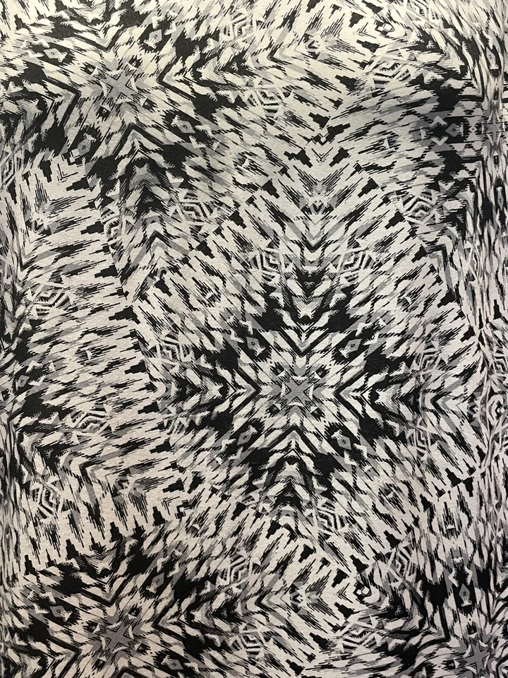 Tela geométrica caleidoscopio abstracto 100 % rayón 2,75 yardas de largo 54" de ancho Foto 3 de 4