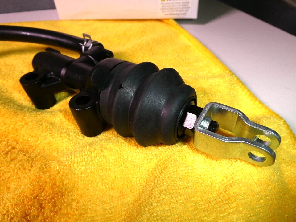 Cilindro maestro de freno trasero Harley Sportster XL compatible con 2007-up V-Twin 23-0800 X9 Foto 2 de 4