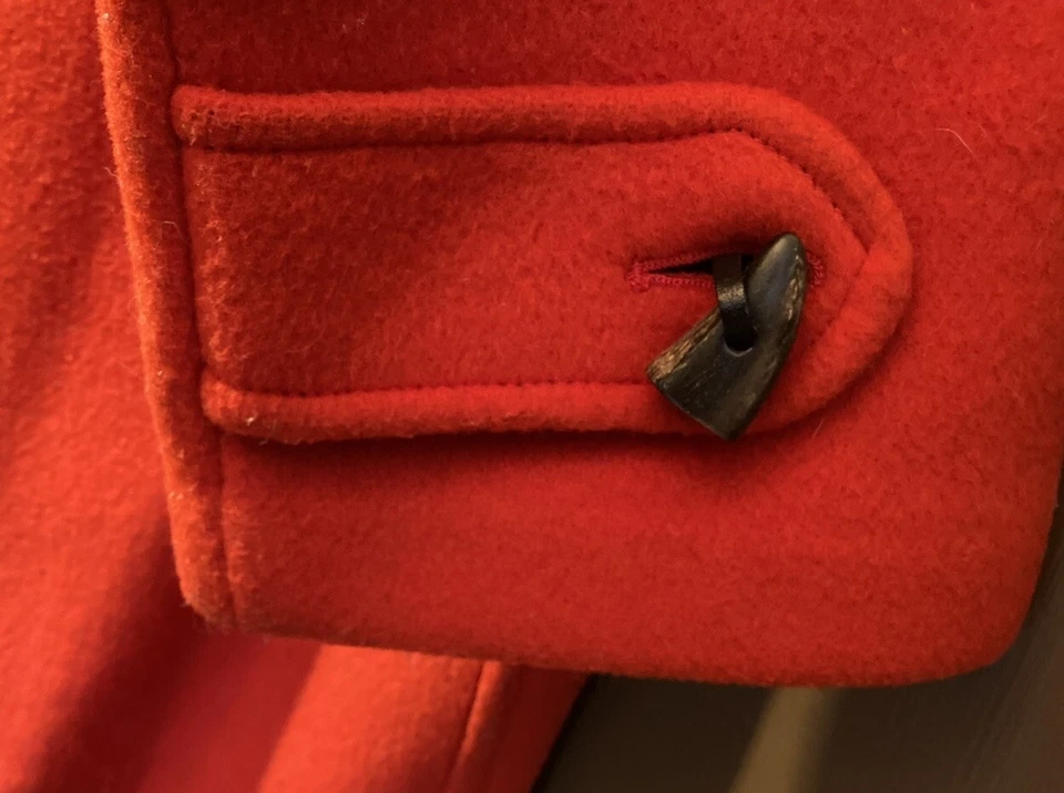 Burberry - Abrigo de lona vintage de lana roja para mujer (años 80/1990) 23” Pit to Pit Foto 4 de 4