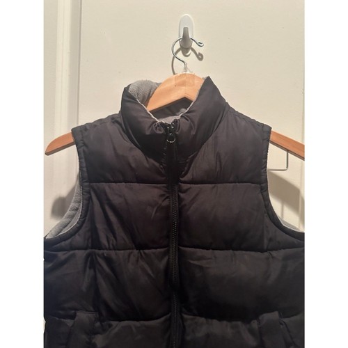 Old Navy Boys Zipper Down with Pocker Puffer Vest Size Small (5-7) - Picture 2 of 7