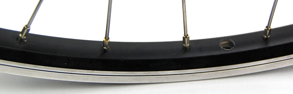 Vorderrad mit silbernen Nabendynamo Shimano schwarze 26" YAK19 Alu HK Felge - Bild 3 von 3