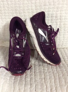 brooks womens ariel 14