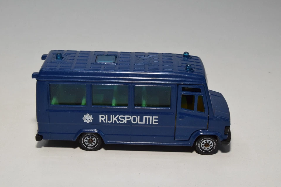 B67 1:55 SIKU 2012 MERCEDES-BENZ 809D VAN BUS RIJKPOLITIE POLIZIA OLANDESE EC... - Immagine 4 di 4