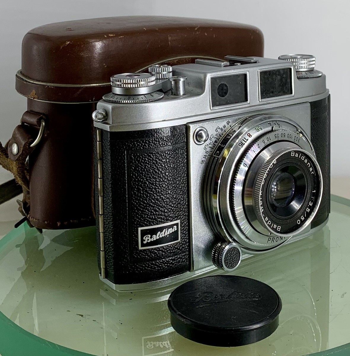 希少 Balda Super Baldina f2.8 蛇腹カメラ 革ケース付 希少 Balda Super Baldina f2.8 蛇腹カメラ 革ケース付 Balda camera