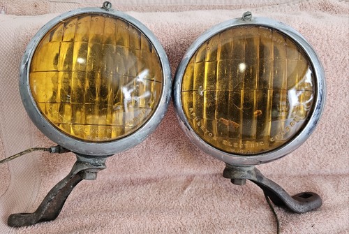 1930s, 1940s, 1950s Cadillac Factory Fog Light Pair, Appleton With Brackets. - Picture 14 of 14