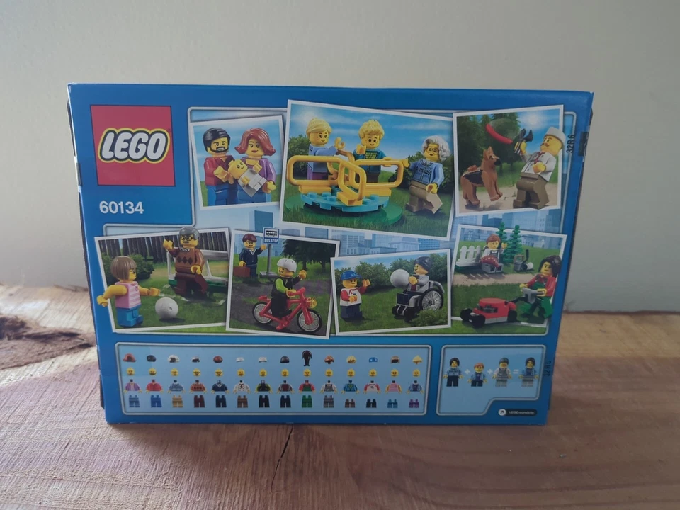 LEGO 60134 City Fun in the park Minifig SEALED Set 2016 RETIRED  - Image 2 of 4