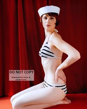 ACTRESS ZOOEY DESCHANEL PIN UP - 8X10 PUBLICITY PHOTO (WW-169)