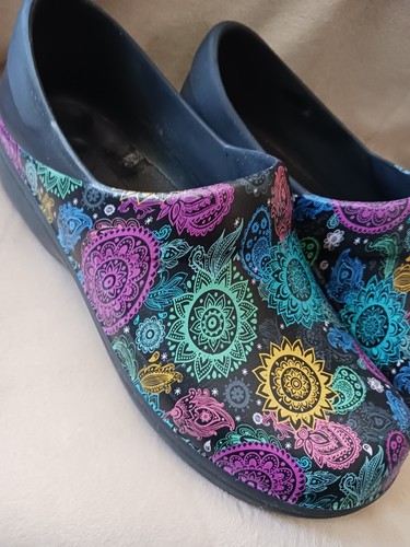Womens Crocs Neria Pro II Multicolor Medallion Work Comfort Clogs Shoes Size 10 - Picture 6 of 15