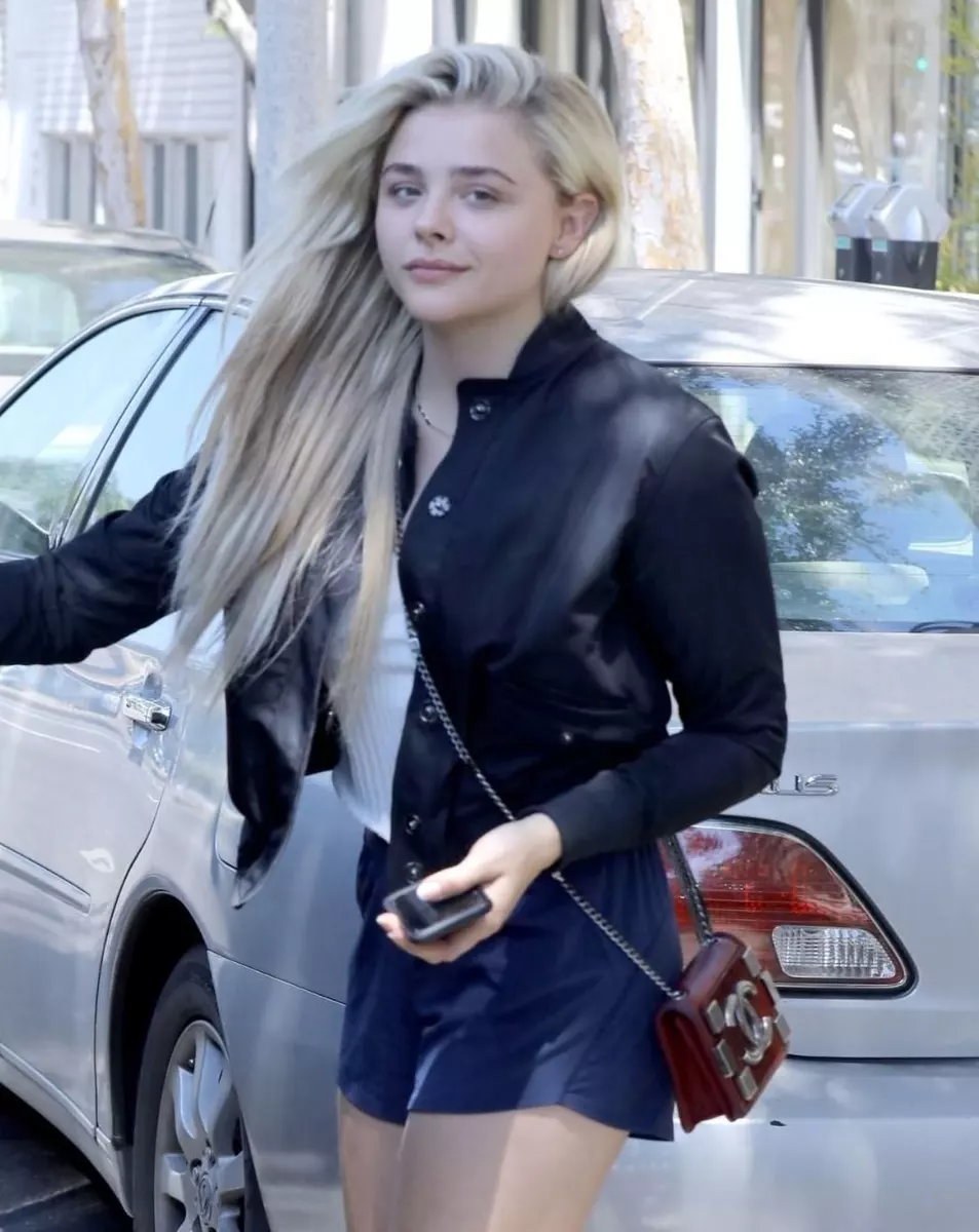 Chloe Moretz Online