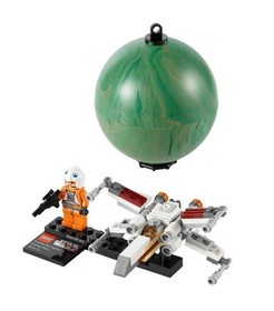 LEGO Star Wars 9677 X-Wing Starfighter Spaceship Pilot Yavin 4 Planet Orb