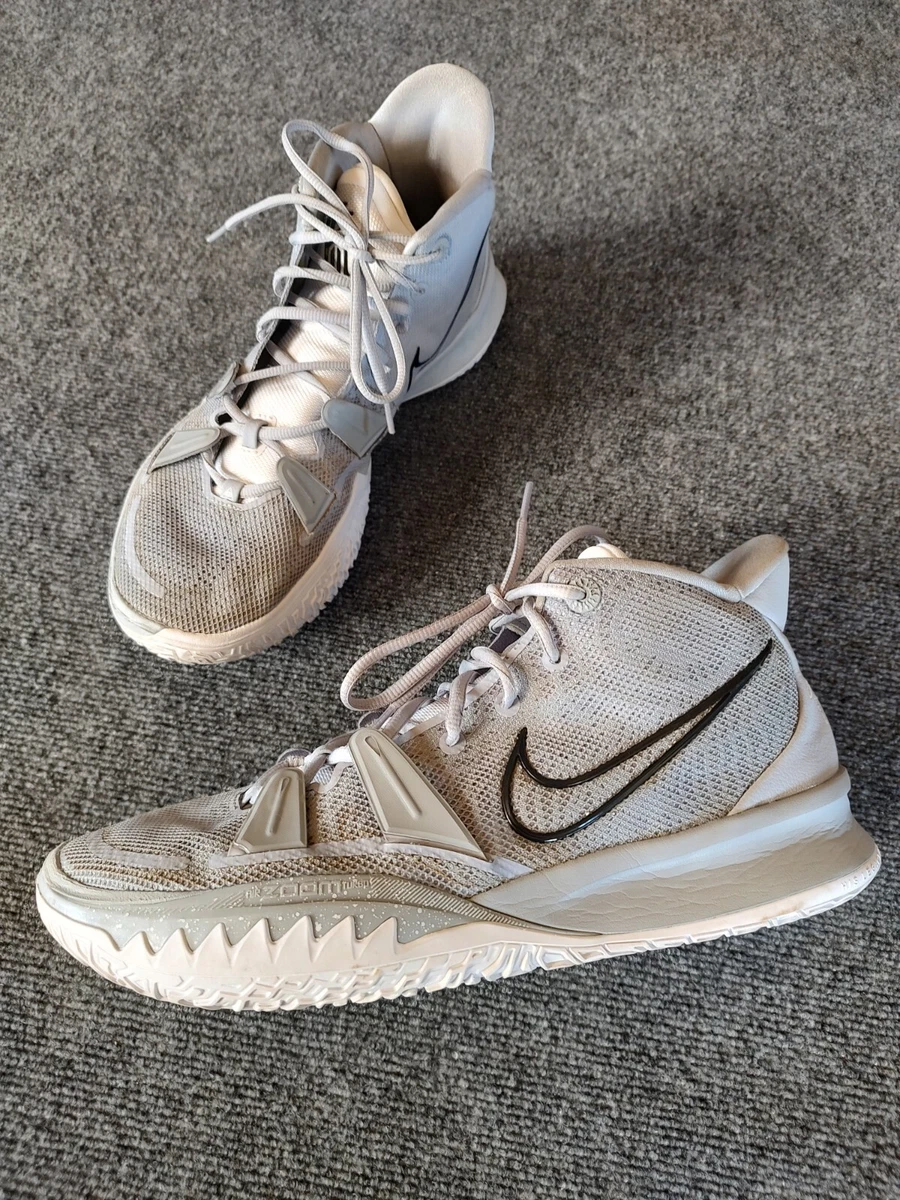 Kyrie blanche sale