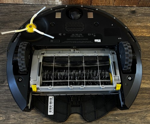 iRobot Roomba 675 With Charger - For Parts Only - Picture 4 of 9