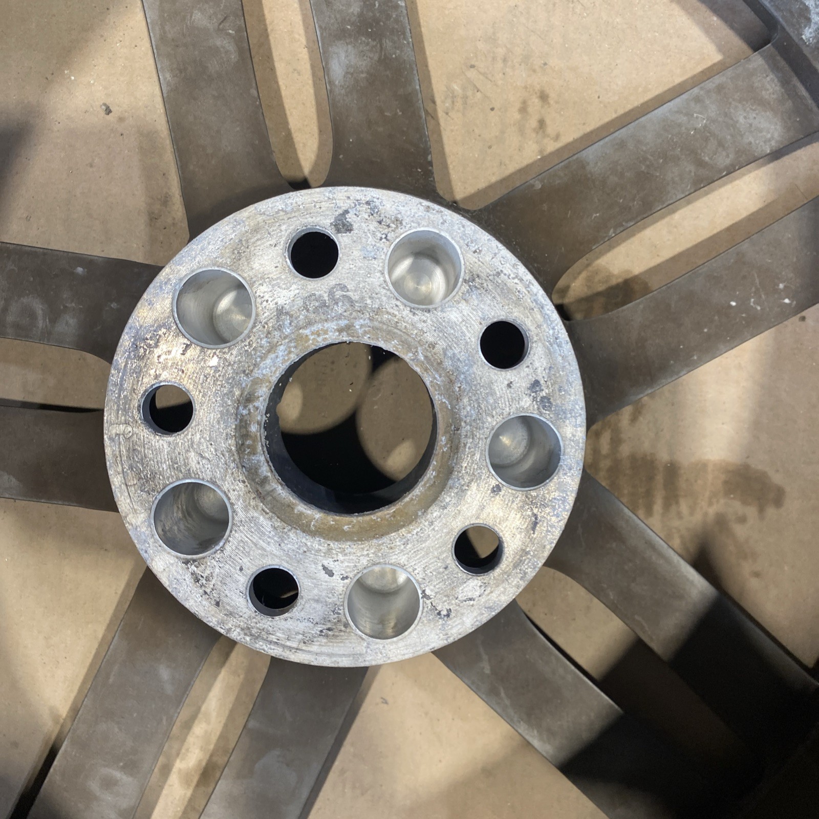 2014 2015 Audi R8 V8 REAR Tire 19 * Rim Wheel  Hankook 295 30 ZR19 100Y