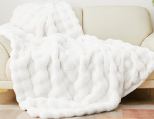 Latepis Soft White Faux Fur Bubble Throw Blanket Queen 90x90" New In Sealed Wrap
