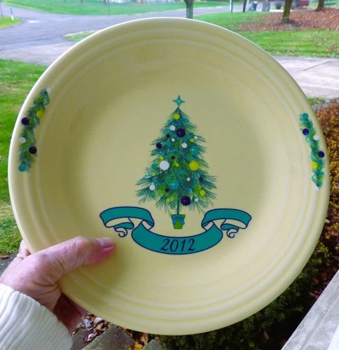 Retired NOS 2012 Fiesta Christmas Tree Plate NWT Dillard's sratch