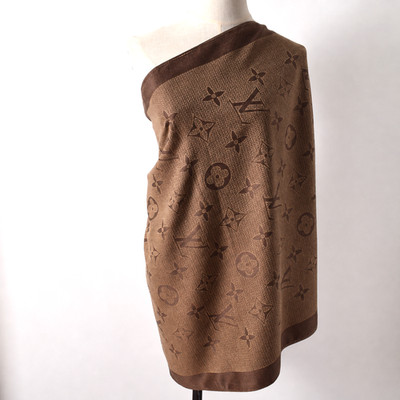 100% AUTHENTIC LOUIS VUITTON SUMMER SHAWL SCARF 65% SILK35% WOOL Brown PRE OWNED