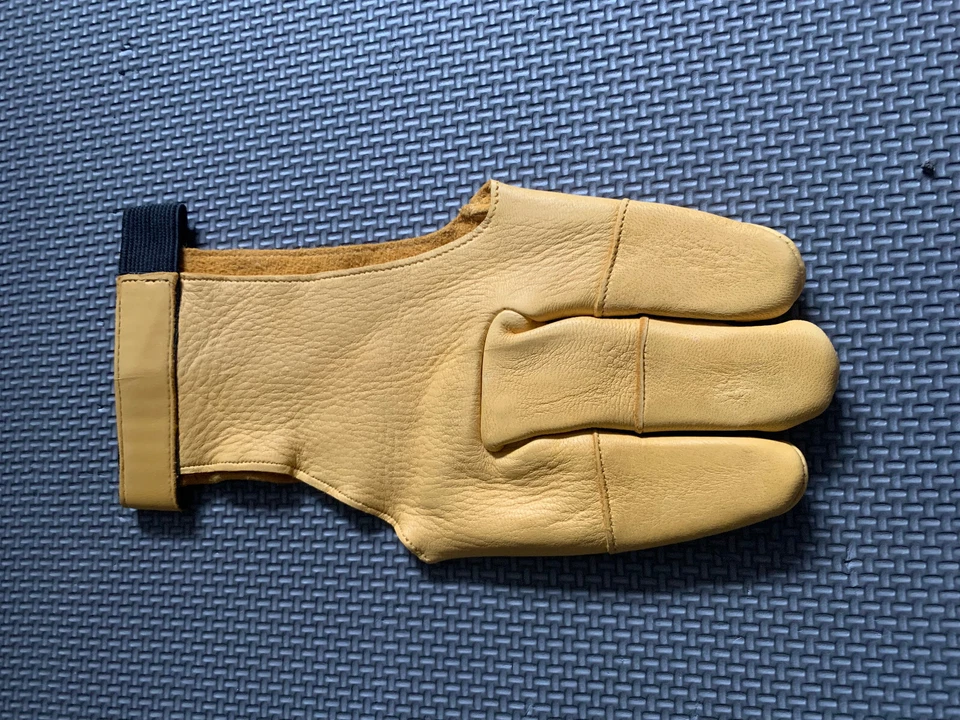 Allen Archery Glove XL Damascus Style 3 Finger with Wrist Strap - Image 3 of 4