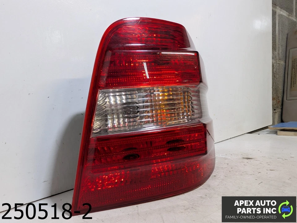 OEM 2006-2008 MERCEDES ML350 3,5 L LUZ TRASERA DERECHA LUZ FRENO 1648203064 Foto 3 de 4