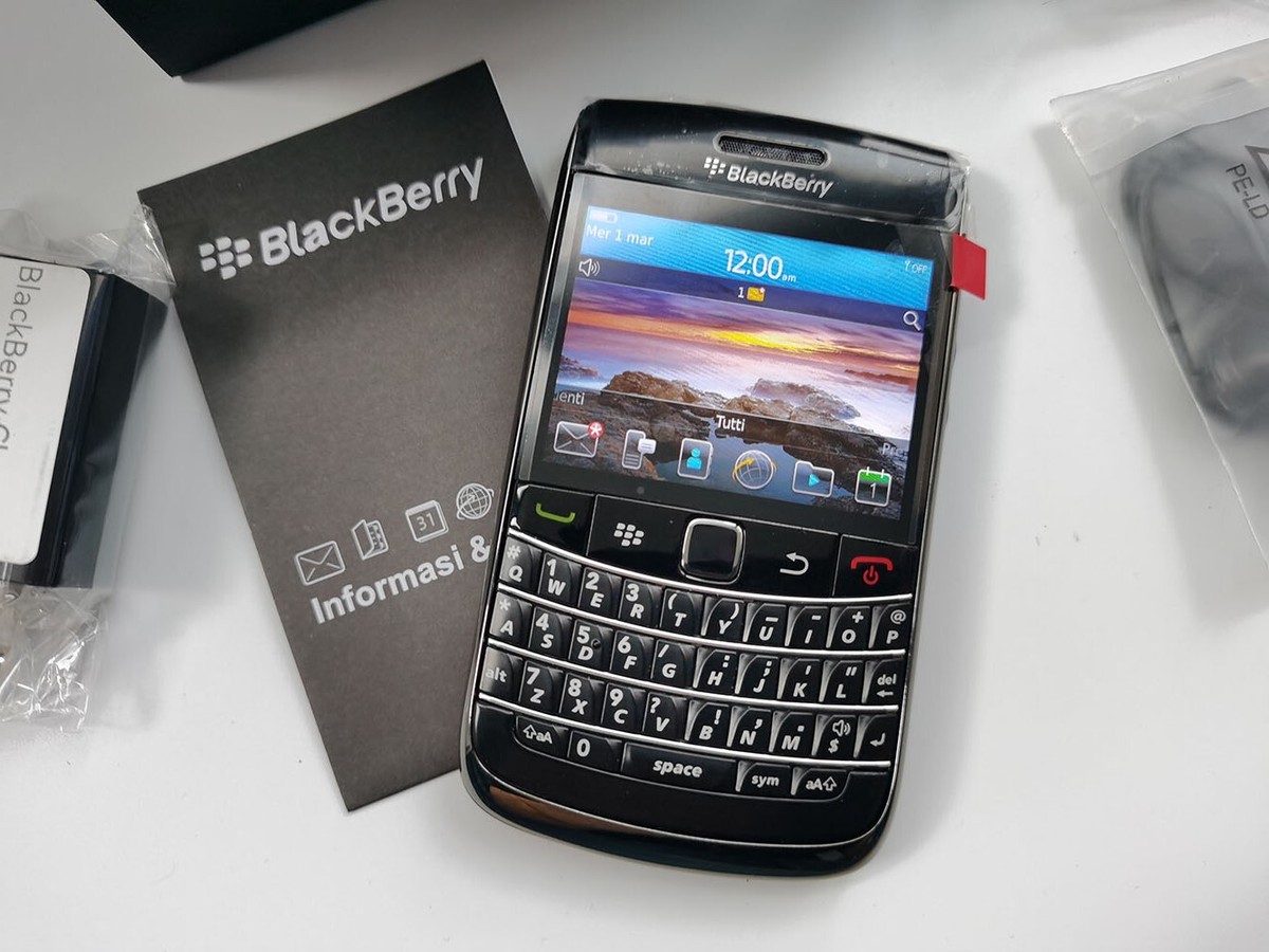BlackBerry Bold 9780 NTTドコモ(箱一式付き) BlackBerry Bold 9780 NTTドコモ(箱一式付き) BlackBerry Bold 9780