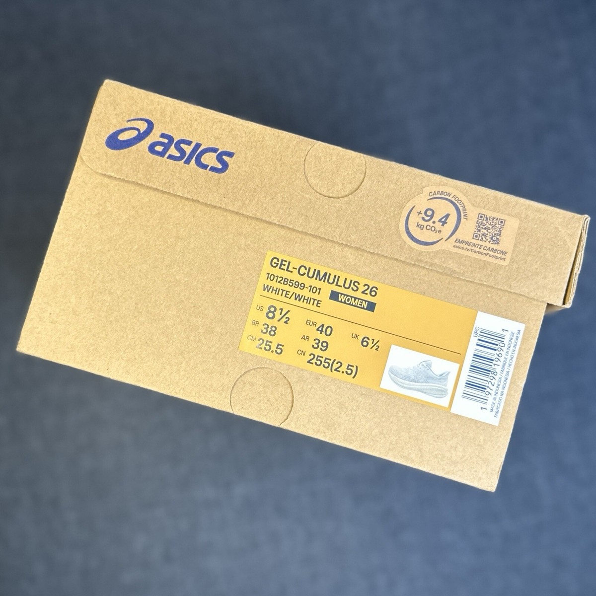 EUC Asics Gel-Cumulus 26 in White Running Shoe - Women display picture 2