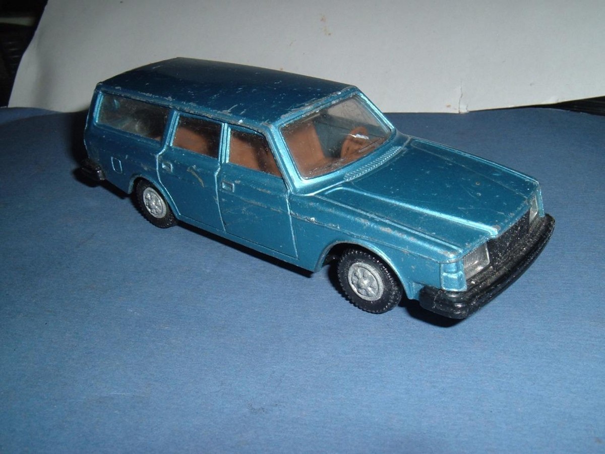 ミニカー Dinky Toys Volvo 265 DL & Luxury Coach DINKY VOLVO 265 DL ESTATE - IN USED CONDITION - VINTAGE - 5.5