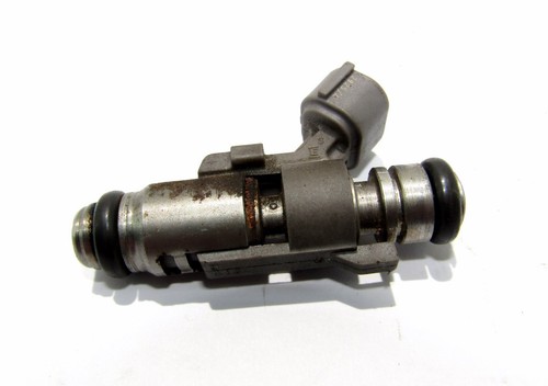 Citroen C4 2004 1.4  PETROL Benzin Fuel Injector Einspritzdüse