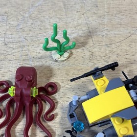 RETIRED LEGO CITY: Deep Sea Scuba Scooter (60090)