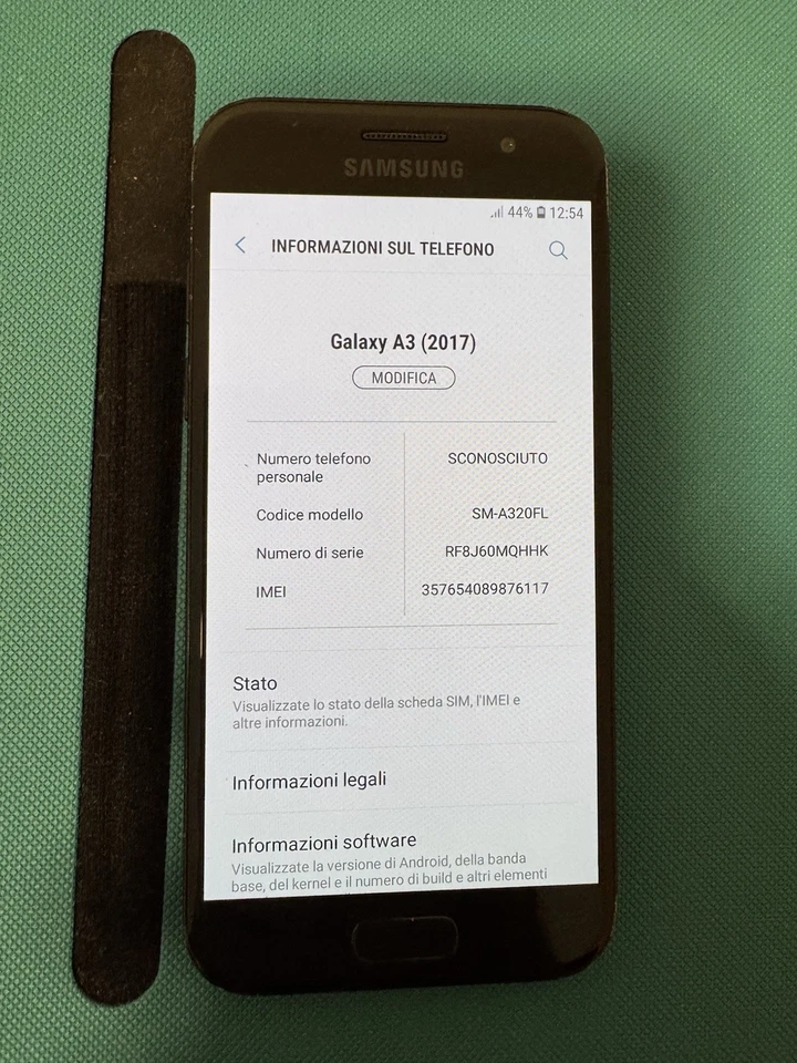 Samsung Galaxy A3 (2017) A320FL 16GB Black, Sbloccato, Usato, - Immagine 2 di 4