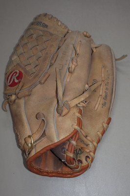 Vintage Rawlings 9380 ''The Mark of A Pro'' Baseball Glove RH