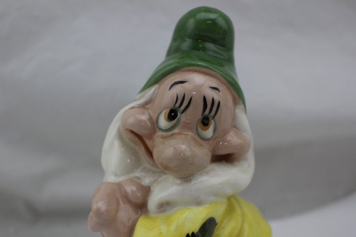Vtg 1940's Evan Shaw Pottery Snow White 6" Bashful Figurine READ - Picture 2 of 6