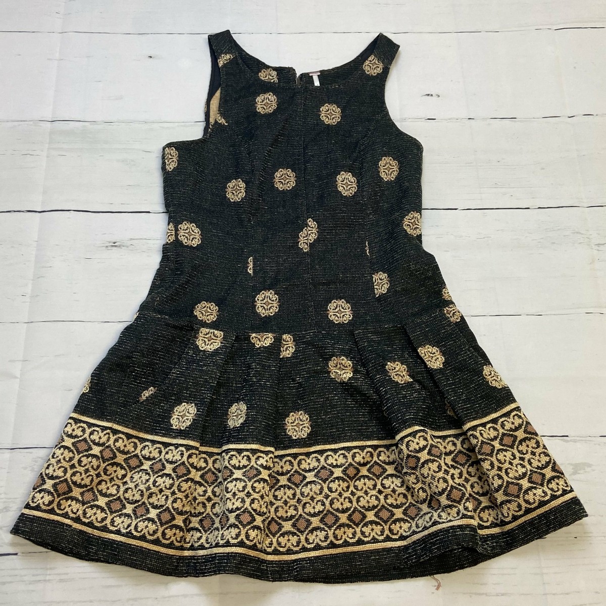 free people black and gold dress Free People Sleeveless Black Gold Tapestry Dress with Pockets Women's Size  2