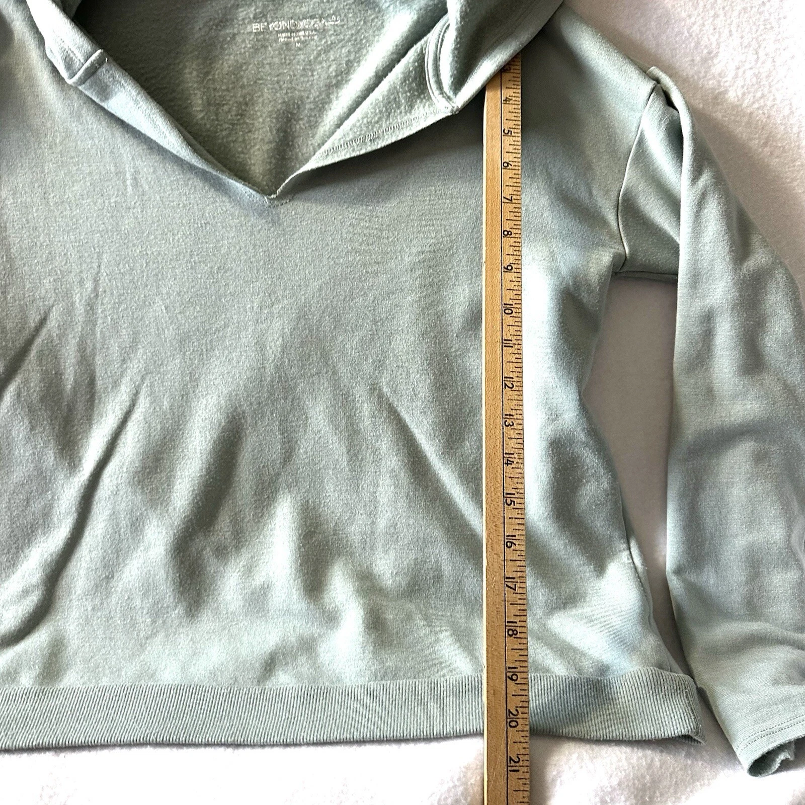 beyond-yoga crossover hooded cropped minty slate heather hoodie