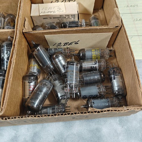 Vintage Assorted Vacuum Tubes Lot: 12AU7, 12AT7, 12AX7 - Rare Finds π» - Picture 3 of 6