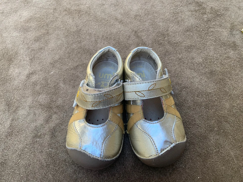 UMi Niñas Mary Jane Azul/Marrón Cuero Flor ~ Talla 5.5/Eur 21 Foto 2 de 4