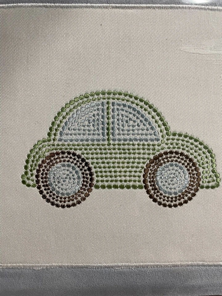 Juego de 2 arte bordado enmarcado - coche y camión de remolque - decoración de pared para guardería de 11"x11" Foto 2 de 4