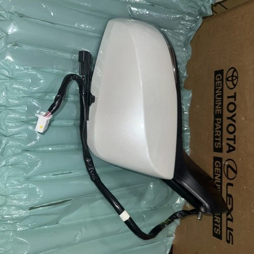 2020-2022 Toyota Highlander Driver  Side Mirror ,W /Camera/BSM ,OEM Used