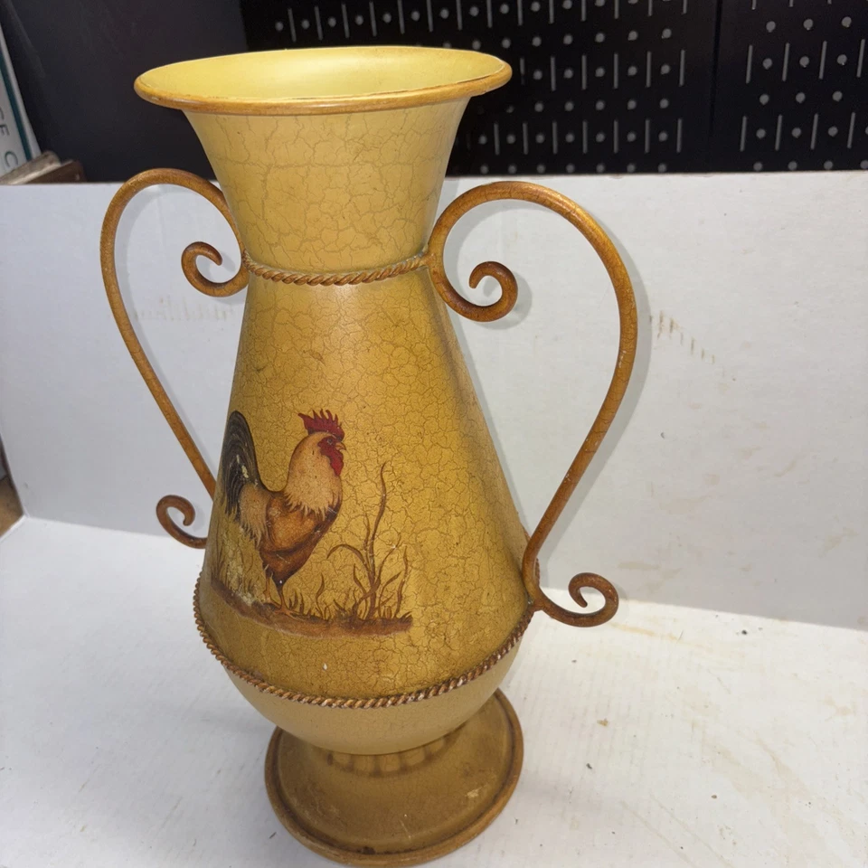 Винтажная ваза с цветным петухом на тему страны 16 дюймов желтая курица металл/олово - Изображение 2 из 4