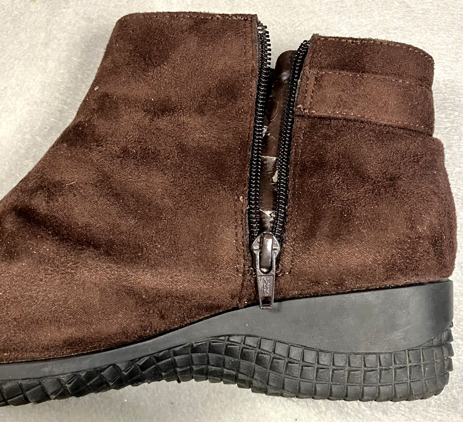 Women's Basic Edition Chocolate Brown SuedeBack Z… - image 6