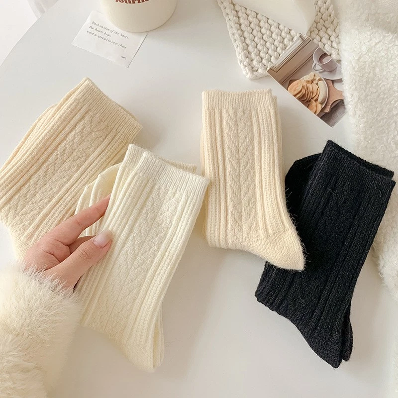 Calcetines de lana retorcidos blancos lechosos para niños Foto 4 de 4