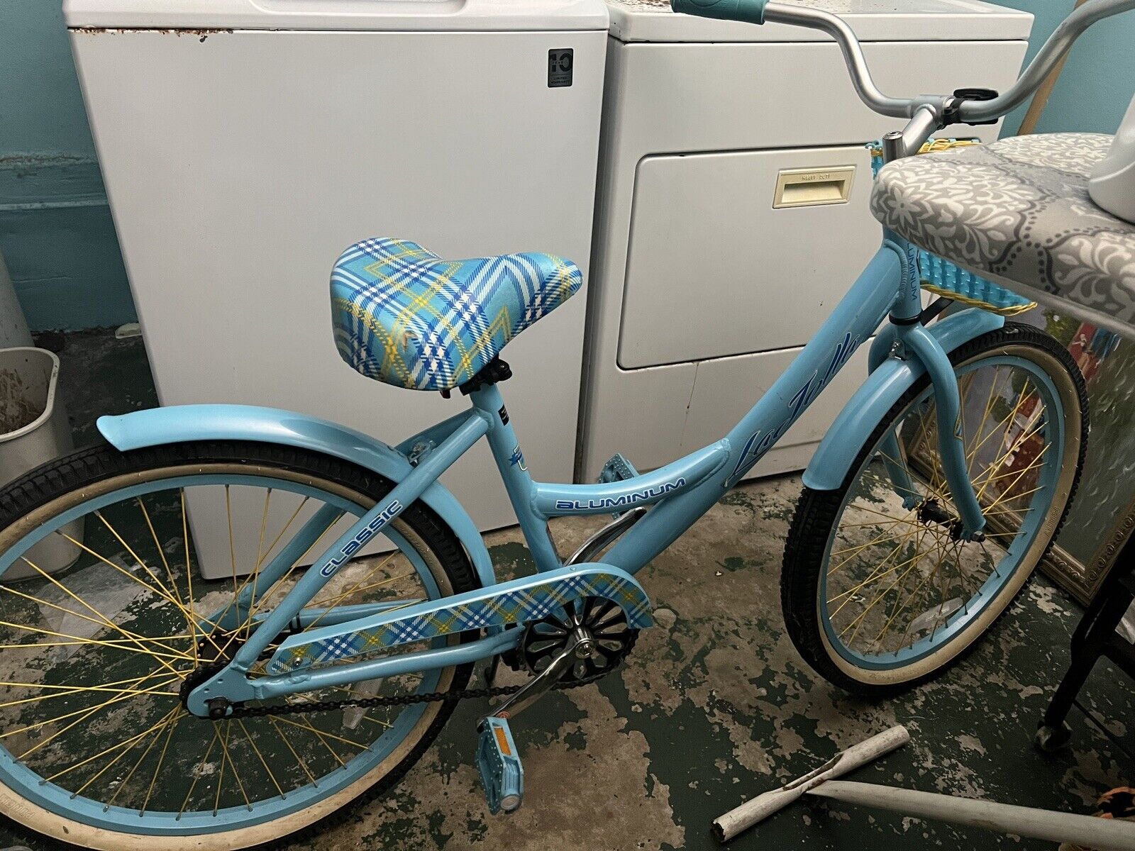 Kent 24" La Jolla Girls Cruiser Bike, Light Blue With Basket, 1 Speed