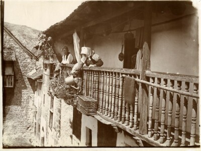 Spanien Burgos Szene des Alltags Paar auf Balkon altes Foto 1890