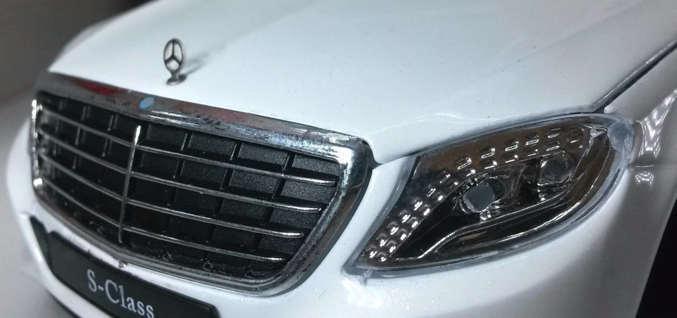 1:26 24 Mercedes S Class V8 500 2015 W222 24051 Welly White Diecast Model Car - Image 3 of 4